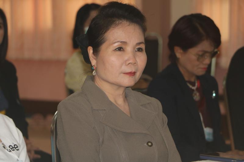 2. นายพีระพงษ์ รุ่งเรืองศิลป์ รักษาการผู้อำนวยการ กศน.จังหวัดกำแพงเพชร เป็นประธานเปิดโครงการอบรมพัฒนาบุคลากร เรื่องการพัฒนาบุคลิกภาพและเทคนิคการพูดเพื่อสร้างการปฏิบัติงานอย่างมีประสิทธิภาพ 