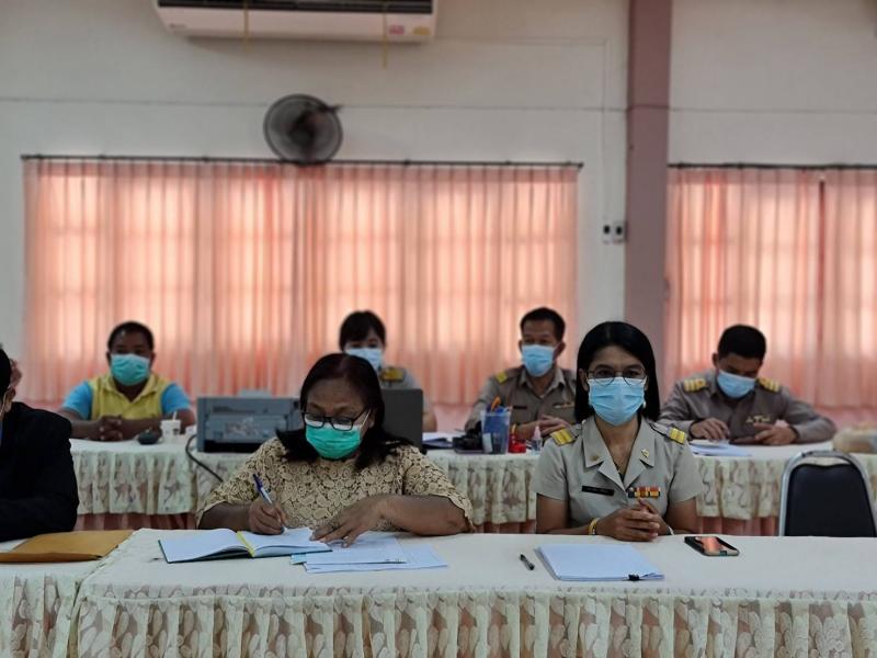 10. นายพีระพงษ์ รุ่งเรืองศิลป์รักษาการผู้อำนวยการ กศน.จังหวัดกําแพงเพชร เป็นประธานกล่าวเปิดโครงการจัดทำข้อมูลผลการเรียนเฉลี่ยและค่าตำแหน่งเปอร์เซ็นต์ไทล์ (GPAX)