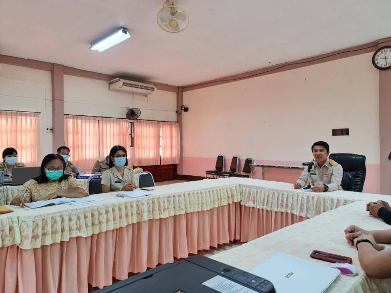 11. นายพีระพงษ์ รุ่งเรืองศิลป์รักษาการผู้อำนวยการ กศน.จังหวัดกําแพงเพชร เป็นประธานกล่าวเปิดโครงการจัดทำข้อมูลผลการเรียนเฉลี่ยและค่าตำแหน่งเปอร์เซ็นต์ไทล์ (GPAX)