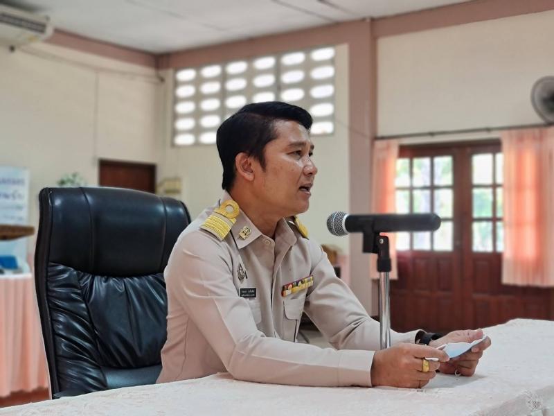 1. นายพีระพงษ์ รุ่งเรืองศิลป์รักษาการผู้อำนวยการ กศน.จังหวัดกําแพงเพชร เป็นประธานกล่าวเปิดโครงการจัดทำข้อมูลผลการเรียนเฉลี่ยและค่าตำแหน่งเปอร์เซ็นต์ไทล์ (GPAX)