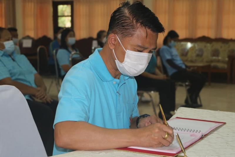 2. สำนักงาน กศน.จังหวัดกำแพงเพชร จัดโครงการส่งเสริมการเรียนรู้การปลูกพืชสมุนไพร   “ล้านเมล็ดพันธุ์สู้ภัยโควิด-19”