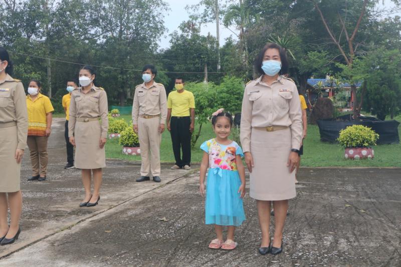 3. กิจกรรมเชิญธงชาติไทยและร้องเพลงชาติไทย เพื่อซักซ้อมความเข้าใจในการปฏิบัติหน้าที่ของตน การทำงานร่วมกัน 
