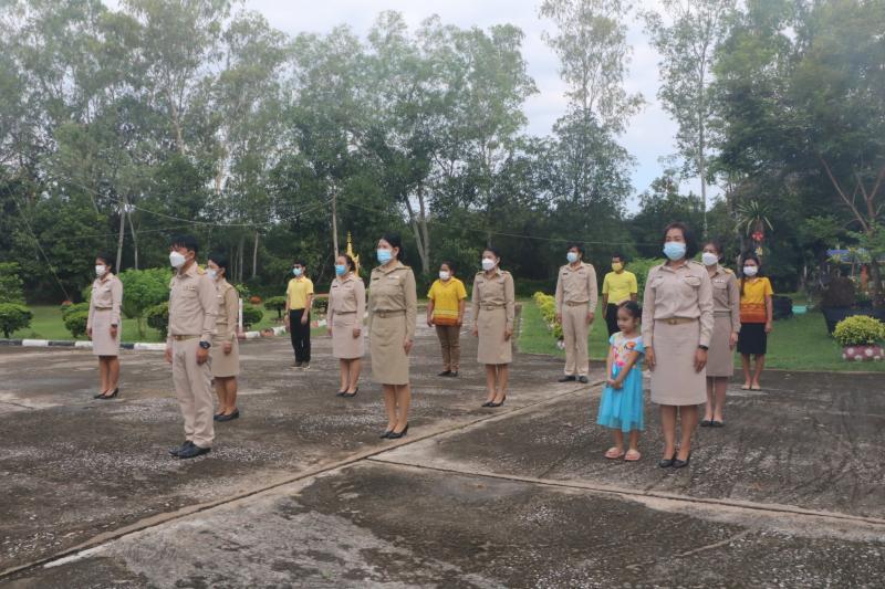 4. กิจกรรมเชิญธงชาติไทยและร้องเพลงชาติไทย เพื่อซักซ้อมความเข้าใจในการปฏิบัติหน้าที่ของตน การทำงานร่วมกัน 