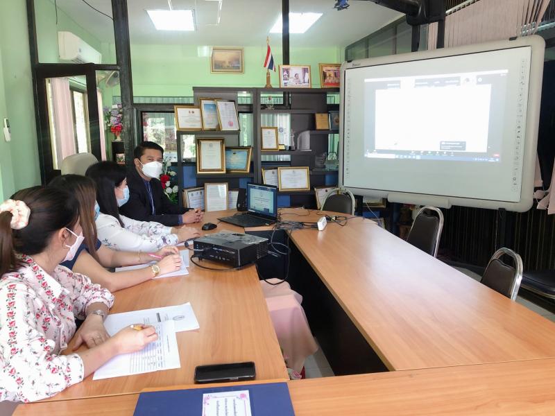 1. กิจกรรมฝึกอาชีพ เพาะพันธุ์ไม้พื้นถิ่น สร้างอาชีพ สร้างรายได้ โดยมี นายวัลลพ สงวนนาม เลขาธิการ กศน. เป็นประธาน