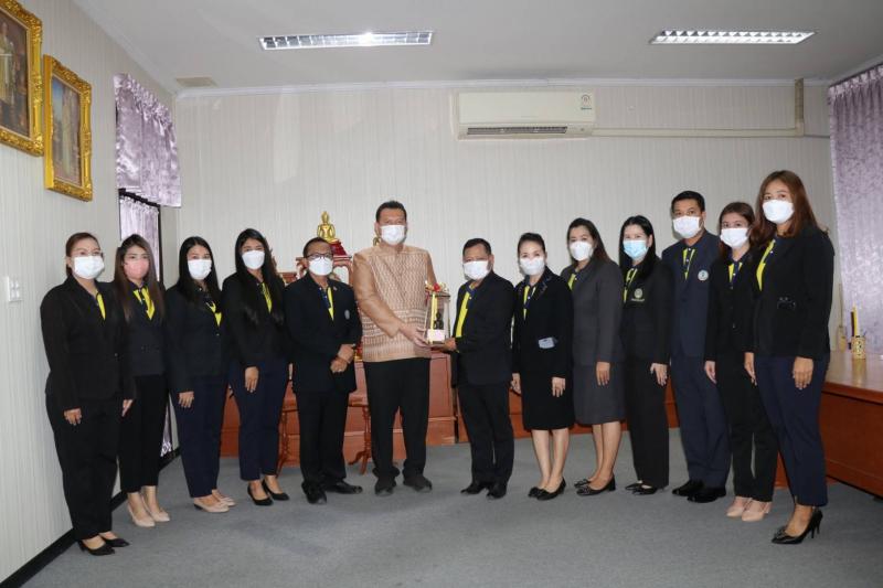 1. นายมงคล  พลายชมพูนุท ผอ.กศน.อำเภอไทรงามรักษาการในตำแหน่ง ผอ.กศน.จังหวัดกำแพงเพชร นำคณะผู้บริหารหน่วยงานสถานศึกษา