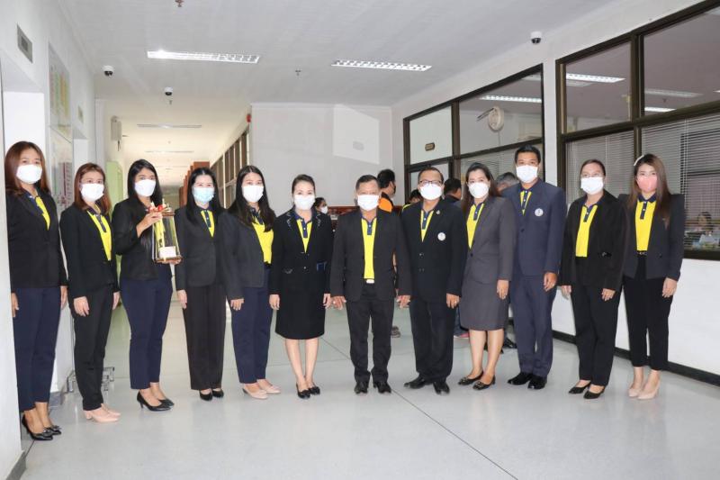 2. นายมงคล  พลายชมพูนุท ผอ.กศน.อำเภอไทรงามรักษาการในตำแหน่ง ผอ.กศน.จังหวัดกำแพงเพชร นำคณะผู้บริหารหน่วยงานสถานศึกษา