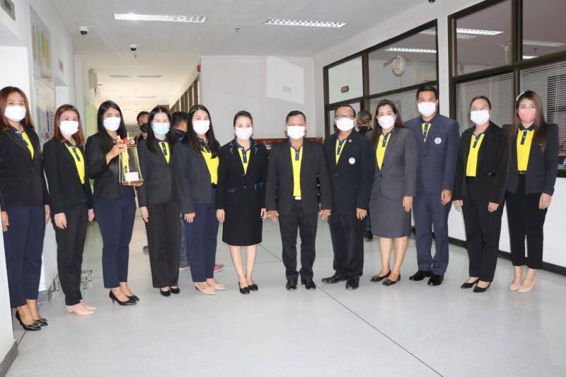 3. นายมงคล  พลายชมพูนุท ผอ.กศน.อำเภอไทรงามรักษาการในตำแหน่ง ผอ.กศน.จังหวัดกำแพงเพชร นำคณะผู้บริหารหน่วยงานสถานศึกษา