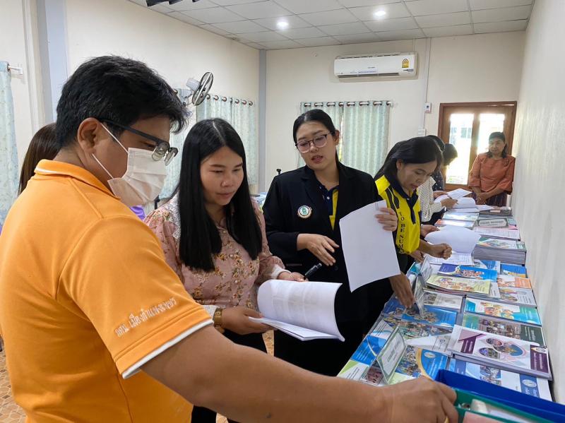 2. ดำเนินการประเมิน กศน.ตำบล ต้นแบบ 5 ดีพรีเมี่ยมพลัส ระดับจังหวัด ประจำปีงบประมาณ พ.ศ.2566 ณ กศน.ตำบลเพชรชมพู
