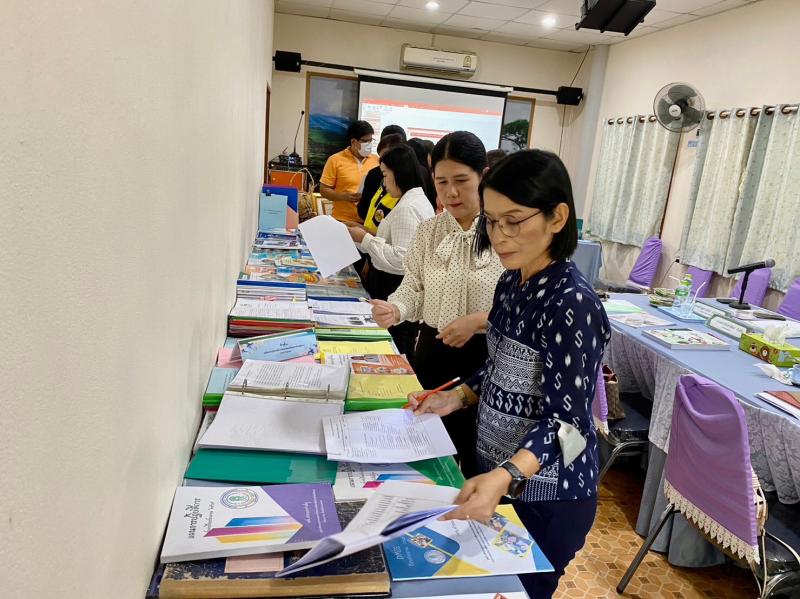 3. ดำเนินการประเมิน กศน.ตำบล ต้นแบบ 5 ดีพรีเมี่ยมพลัส ระดับจังหวัด ประจำปีงบประมาณ พ.ศ.2566 ณ กศน.ตำบลเพชรชมพู
