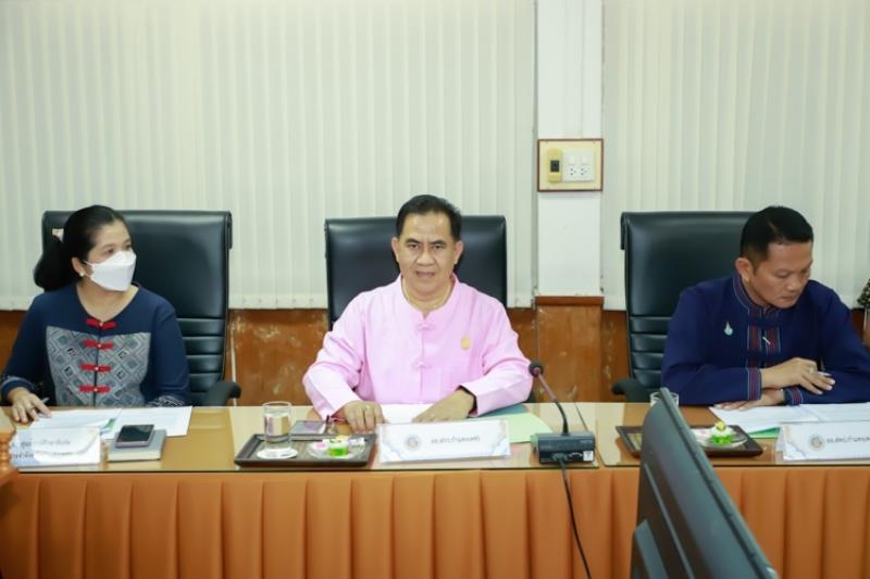 3. สำนักงานส่งเสริมการเรียนรู้ จังหวัดกำแพงเพชร โดยว่าที่ พ.ต.ดำริห์ ติยะวัฒน์ ผู้อำนวยการสำนักงาน ส่งเสริมการเรียนรู้จังหวัดกำแพงเพชร เข้าร่วมประชุมฯ เพื่อร่วมหารือแนวทาง การดำเนินงานดูแลรักษาความสงบเรียบร้อยและความปลอดภัย