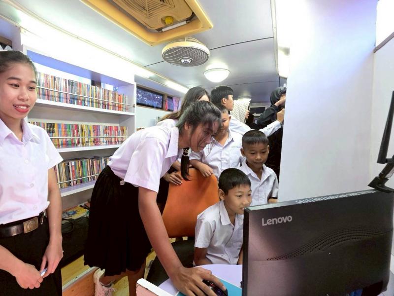 5. จังหวัดเคลื่อนที่ สกร.ประจำจังหวัดกำแพงเพชร กิจกรรมโครงการ บำบัดทุกข์ บำรุงสุข สร้างรอยยิ้มให้กับประชาชน 