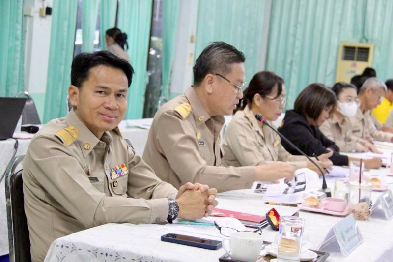 3. ประชุมสรุปผลการดำนเนินงาน ประจำปีของศูนย์เสมารักษ์สำนักงานศึกษาธิการจังหวัดกำแพงเพชร