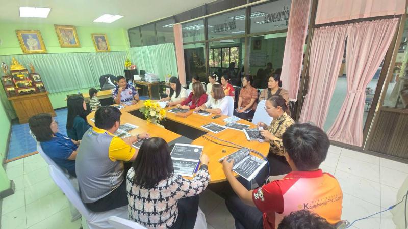 5. ประชุมรับมอบนโยบาย ตามนโยบายและจุดเน้นการดำเนินงาน ของกรมส่งเสริมการเรียนรู้ แก่ข้าราชการและ บุคลากรในสังกัด ที่ห้องปฏิบัตงานผู้อำนวยการฯ