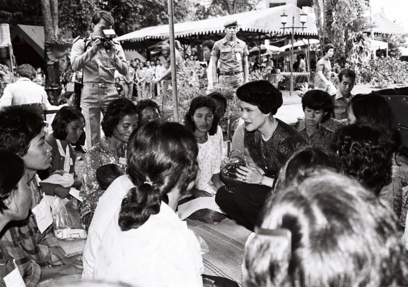 9. พระราชกรณียกิจ พระพันปีหลวง พระเมตตาต่อพสกนิกรชาวไทยอย่างหาที่สุดมิได้